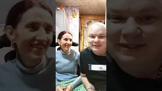 ребята всем привет 🤗зовут нас Катя + Костя ❤️вместе мы 20 лет ,живём в Гусь хрустальном районе 😘