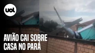 Vídeo mostra queda de avião monomotor sobre casa no Pará; duas pessoas ficaram feridas