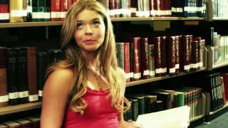 Flashback Da Alison 1x09 "A Tempestade Perfeita" - Alison e Emily se beijam na Biblioteca | Dublado