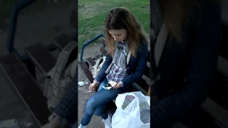 Змея в рюкзаке, реакция на видео. A snake in a backpack, reaction.