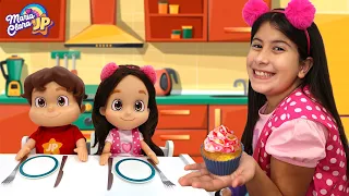 Maria Clara pretends to be a chef in the toy kitchen | Pretend play with kitchen toys