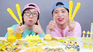 Nourriture de dessert de sucrerie jaune Mukbang DONA