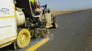 Machines Spray  Paint  Roads