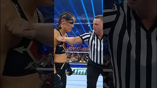 Shayna Baszler leaves Ronda Rousey hanging 👀 #SummerSlam