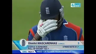 Chris Gayle takes a sensational catch in the slips