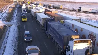 Truckers block roads for a third day across Romania over high prices