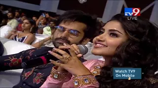 Anupama funny chit chat with Anchor Jhansi at Vunnadhi Okate Zindagi Audio Launch || TV9