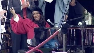 Aretha Franklin sings National Anthem at Harvard Commencement 2014