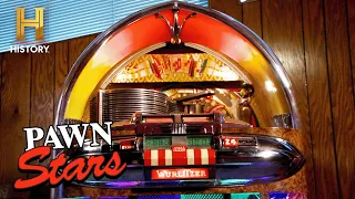 Pawn Stars: MINT CONDITION '40s Jukebox Rocks Rick's Mind (Season 10)