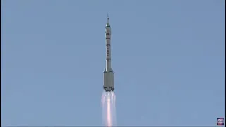 Replay! China launches crew to new space station