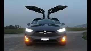 Tesla Model X - CRAZY LIGHTSHOW !!! Must see! Full HD