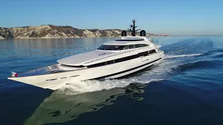 Agora III by ISA Yachts | yachtemoceans.com