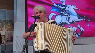 Поёт Валерий Сёмин. "Где же вы теперь, друзья-однополчане"