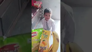 cute baby ko mili chips 😋 fruity🥤or Banana 🍌 #trending #viral #shortsvideo #cutebaby #youtubeshorts