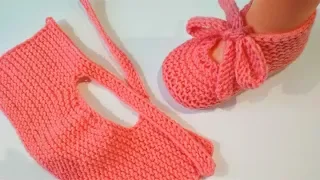 Booties knitting needles. Highly simple booties on two knitting needles.