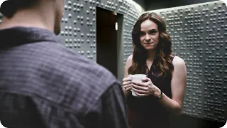 The Flash - Caitlin gives Barry relationship advice (Deleted Scene: 1x21 "Grodd Lives")