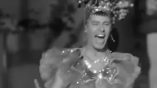 JERRY LEWIS IMITANDO CARMEN MIRANDA