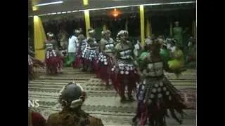 Tuvalu - Princess Kate Dances to Laeva Fatele