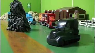 Disney Cars 3 Mack Truck Driving a Wild Road Toys 디즈니 카 3 맥트럭 야생길 운전 장난감 놀이