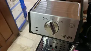 Delonghi espresso maker heating up problem