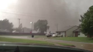 Closest HD video to the F5 tornado in Moore, Oklahoma 5/20/13