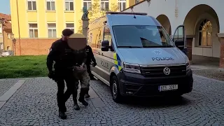 Policie ČR: Eskorta k soudu