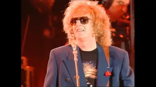 Ian Hunter, David Bowie, Mick Ronson & Queen – All The Young Dudes [1992 London, Tribute Concert] HD