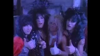 Mötley Crüe - Smokin' In The Boys Room (Official Video)