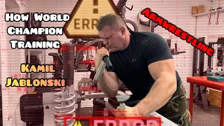 Tricep Press training by Kamil Jablonski Armwrestling technique shoulder press 100kg+