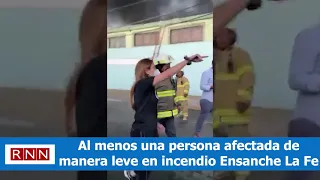 Al menos una persona afectada de manera leve en incendio Ensanche La Fe