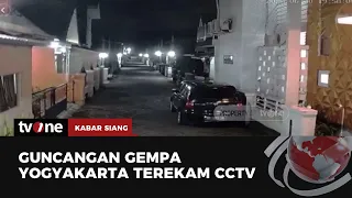 Terekam CCTV Detik-Detik Guncangan Gempa Jogja | Kabar Siang tvOne