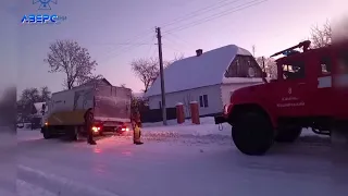 На Волині рятувальники витягали поштову вантажівку із снігового замету