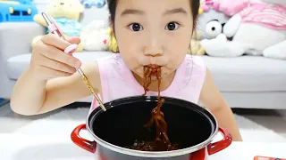 Tantangan Makan Mie Boram ♥