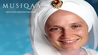 Ajeet Kaur ⋄ Snatam Kaur ⋄ Guru Ram Das ⋄ Suniai ⋄ Chattr Chakkr ⋄ Ray Man Shabad ⋄ Gobinda Hari