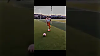 KİMDEMİŞ KIZLAR GÜZEL FUTBOL OYNAYAMAZ 😌😏