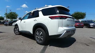 2022 Nissan Pathfinder SL | Pearl White | Charcoal Interior