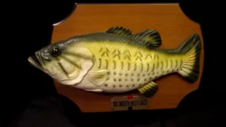 Gemmy Billy Bass  Animatronic Fish Singing "Don't Worry be happy.wmv