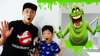 Yejun Play with Slime and Fun Story about Green Friends