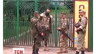Навчальний табір «Правого сектору» оточили регулярні війська ЗСУ