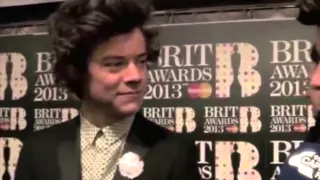 Harry Styles- "You're the womanizer, right?"