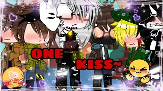 ✨🥀ONE KISS~✨🥀😏💕|meme|∆[•Gatita-chan 🐱•]∆°Gacha neón°✨🥀🖤✨💖