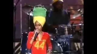 Reggae - Erykah Badu - No More Trouble (Live)