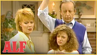 ALF Tries to Help Lynn After Her Bad Date 💔 | S2 Ep7 Clip
