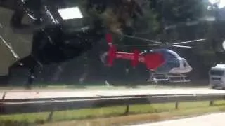 Vrtulník přistává na D1 - 19.7.2013