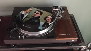 Technics SL110 plays Fun Lovin’ Criminals