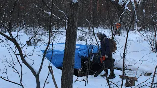 Строю землянку в -15°С. Землянка на поляне. Возвожу стены. Часть 7