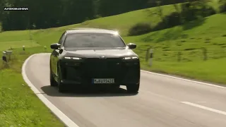 2023 BMW M760e xDrive | Sound, Driving