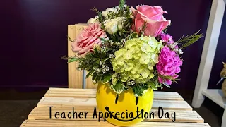 Teacher Appreciation Day mini flowers arrangements