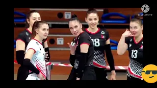 ПОЛНОЕ ВИДЕО Юлия Герасимова поднимает настроение - Горячие танцы украинок на волейболе Удивила всех
