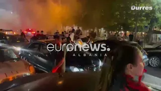 "Digjet Tirana e Durrësi", si po festojnë shqiptarët